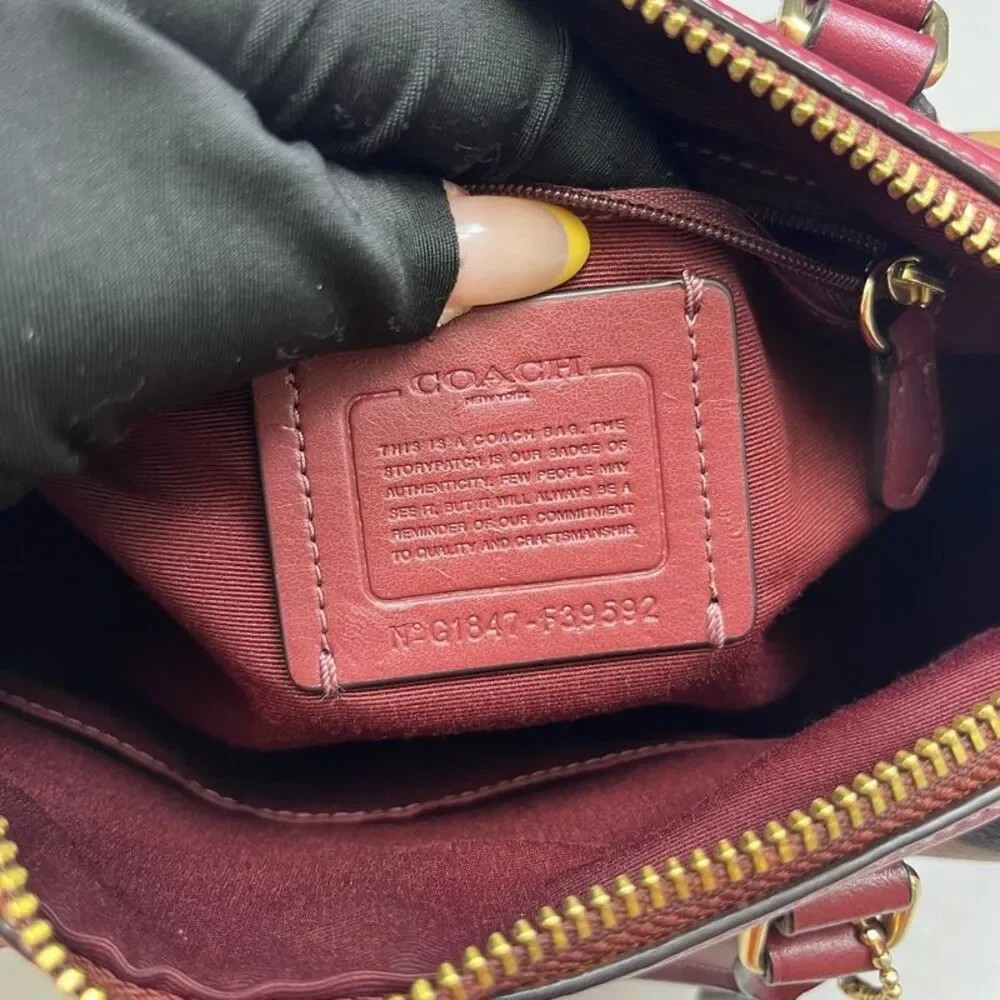 Coach Women Pre-Loved Bag Very Good Condition